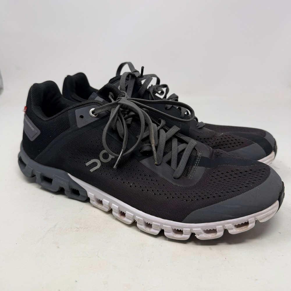 On Running Shoes Mens 9.5 Wide Cloudflow Black Asphalt CloudTec EUC